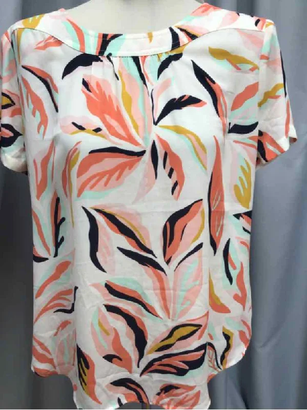 VAN HEUSEN SIZE LARGE Ladies TOP