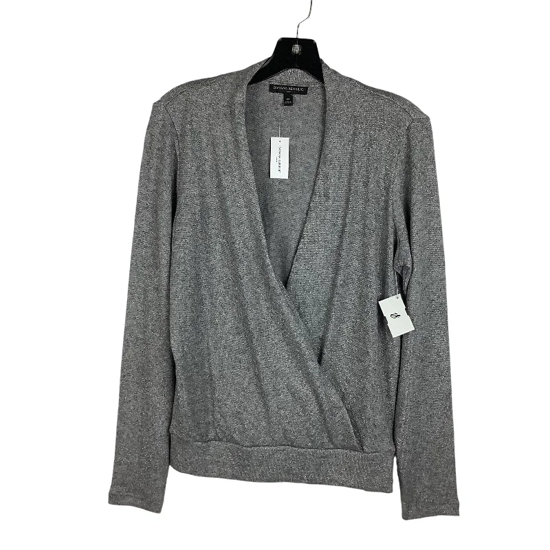 Top Long Sleeve By Banana Republic In Grey, Size: M